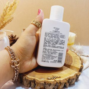 لوسیون بدن روشن کننده شیر و نیکوتین بیوآکوا