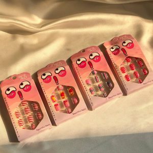 ناخن مصنوعی عروسکی