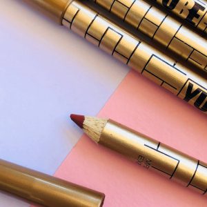 خط لب مخملی YUBE