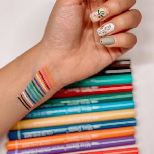 خط چشم رنگی