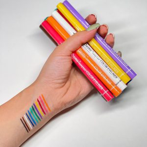 خط چشم رنگی مات بینظیر demi