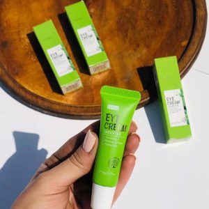 کرم دور چشم