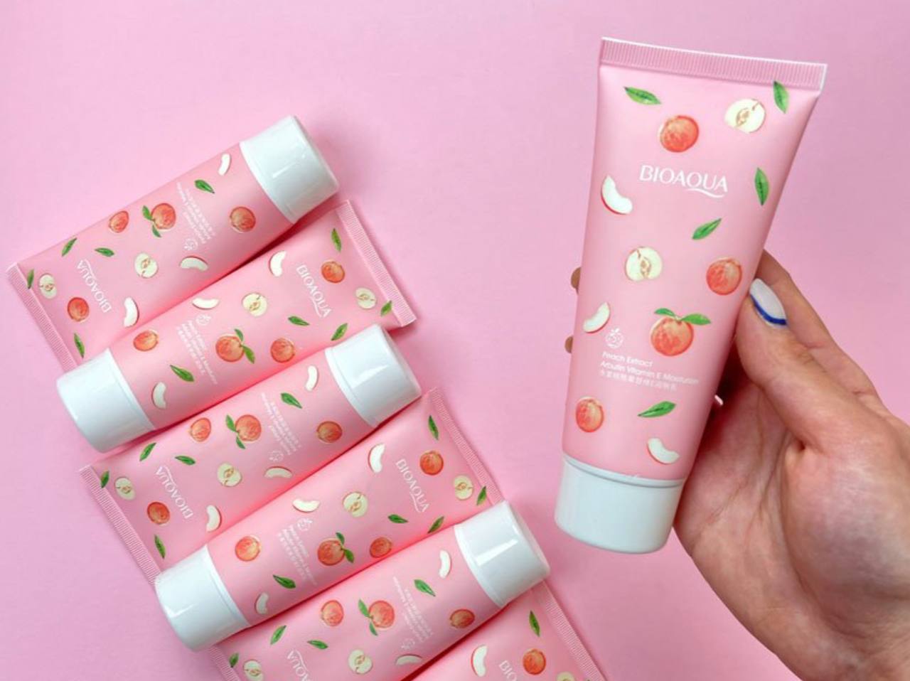 کرم دست روشن کننده