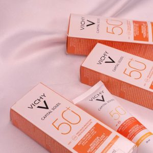 کرم ضد آفتاب ویشی مدل CAPITAL SOLEIL 3 in